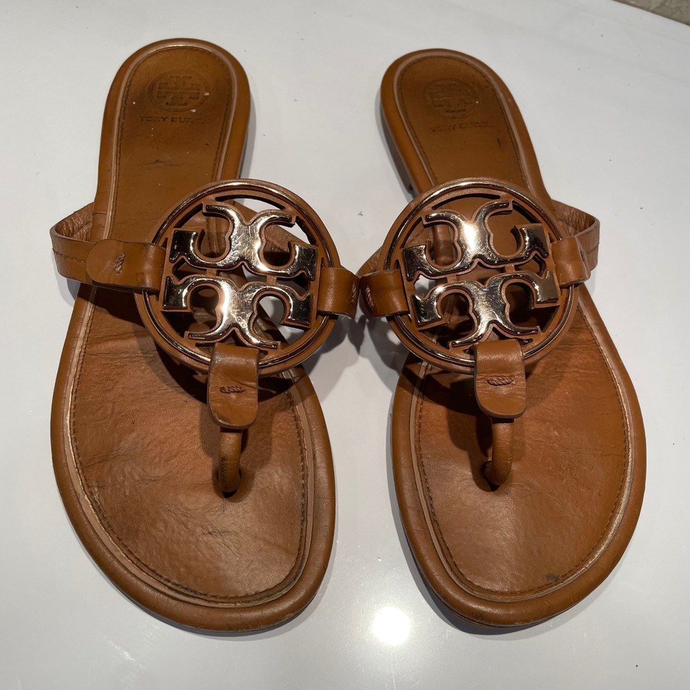 Tory Burch Miller Sandals Tan Leather Gold Logo Thong Flats 5930 7.5M